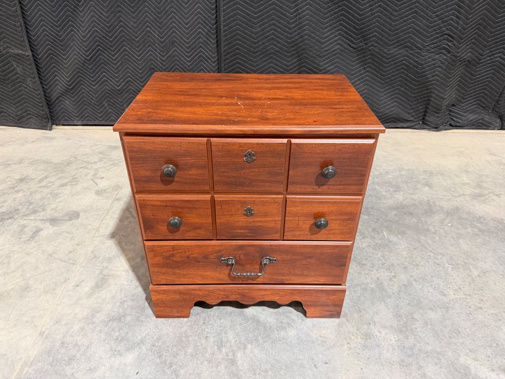 Ashley 3-Drawer Nightstand