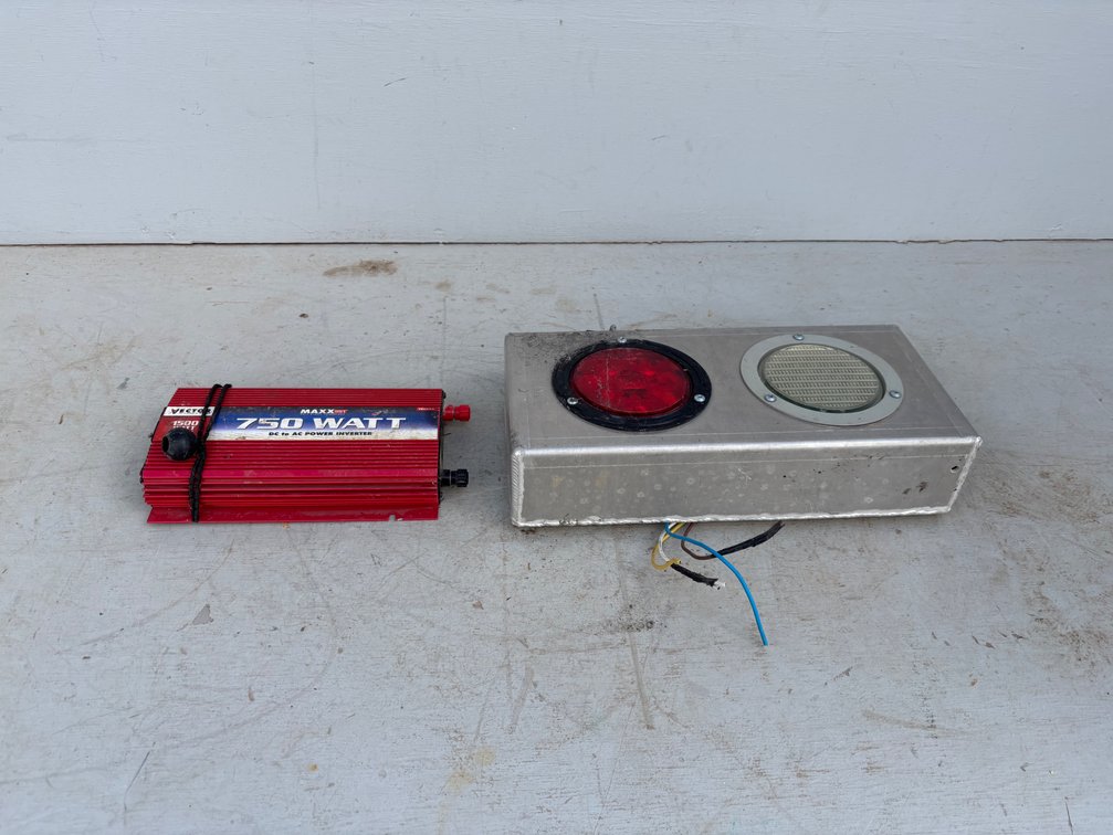 Maxx DC to AC Power Inverter