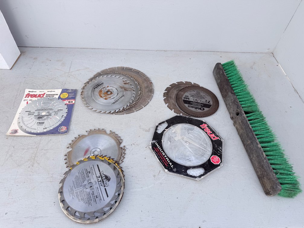 Qty of 8", 10", and 12" Saw Blades
