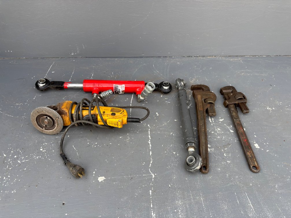 (2) Pipe Wrenches