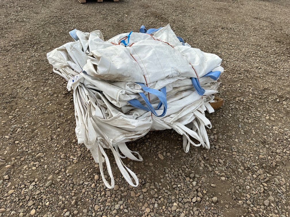 Pallet of 20' Feed totes