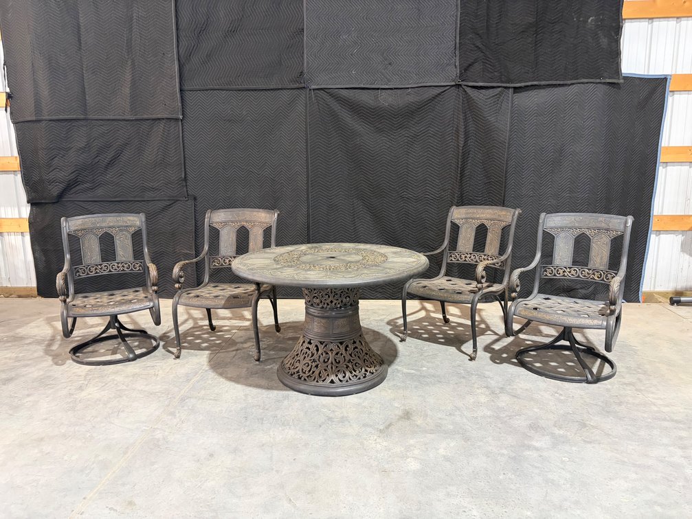 Round Aluminum Patio Table