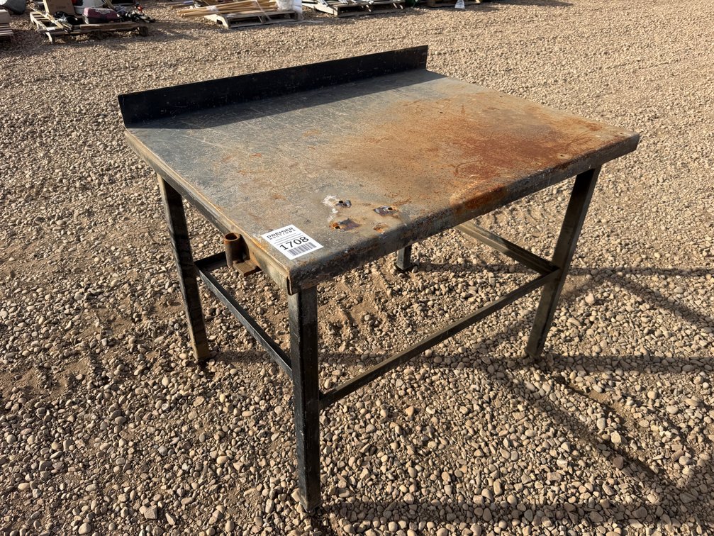 Heavy Duty Steel Work Bench