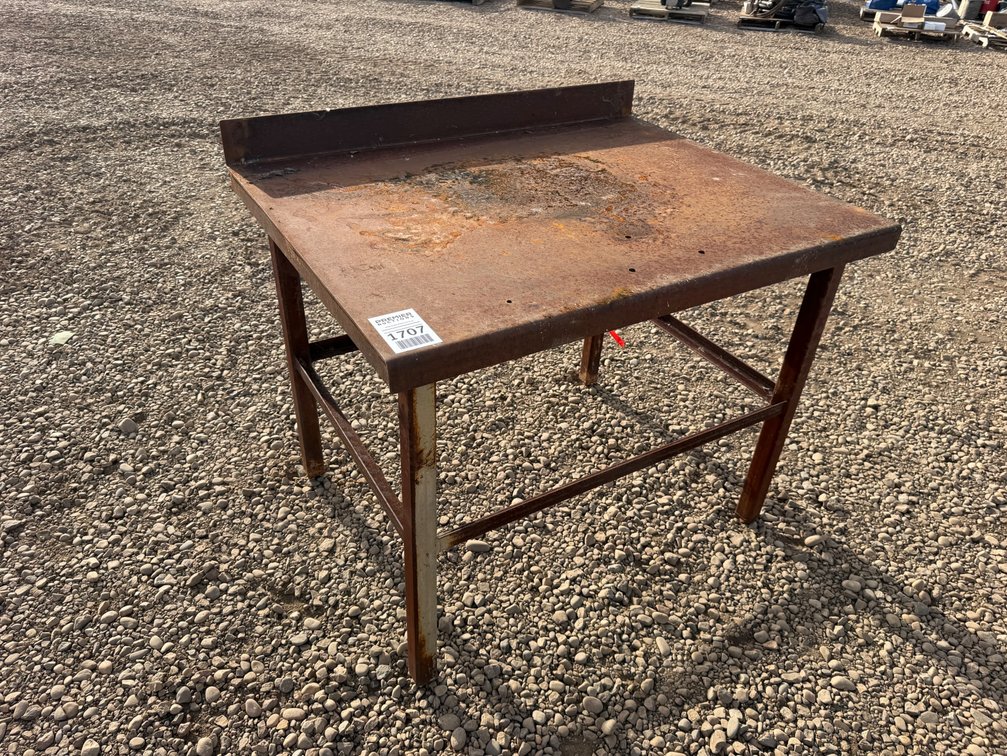 Heavy Duty Steel Work Bench