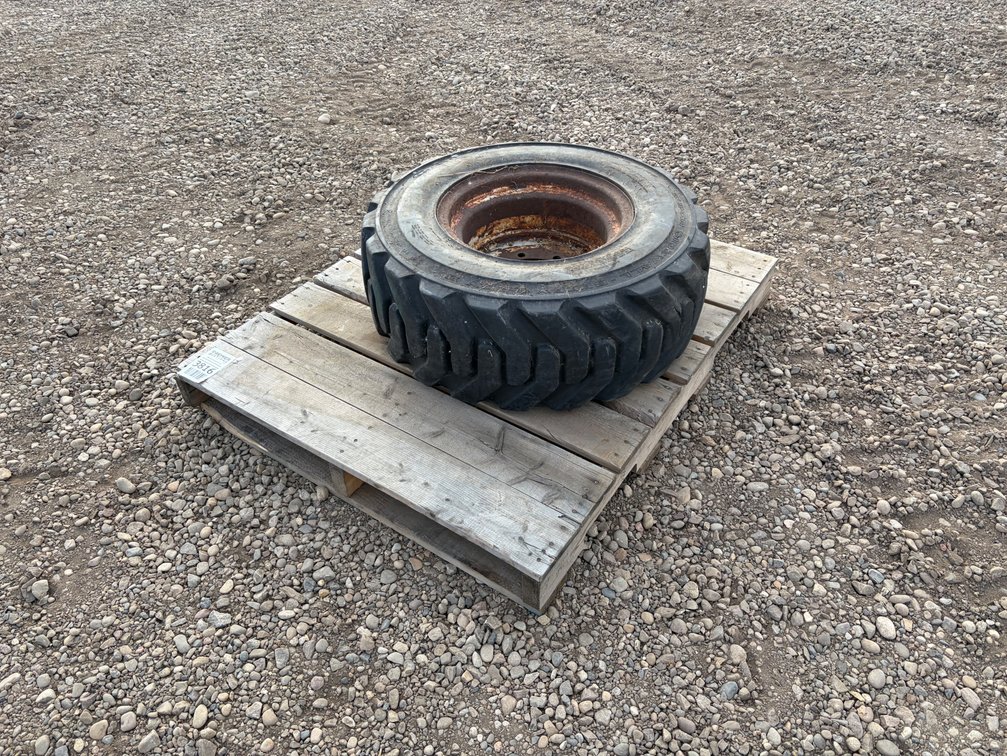 (1) Galaxy Tire