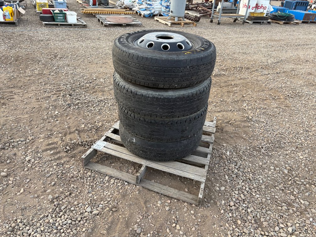 (4) Nexen Roadian Tires