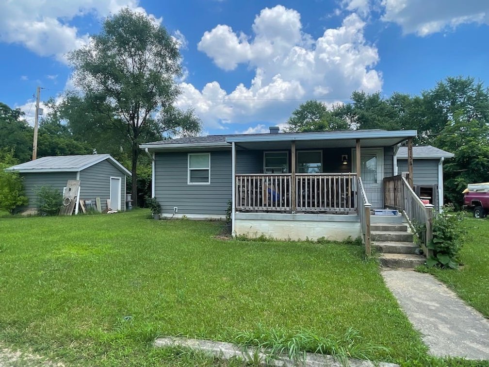 3158 F Avenue, Columbus, OH. 43207