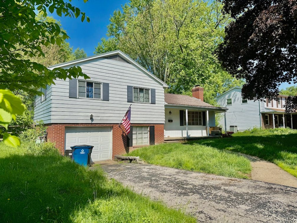 5937 Brainard Dr., Sylvania, OH. 43560