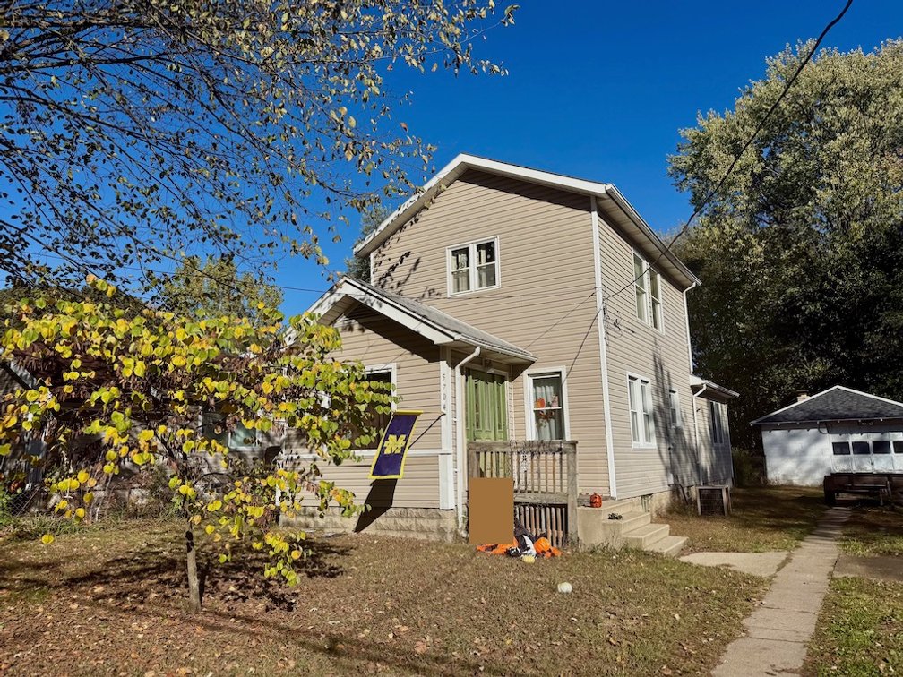 5704 Webster Dr., Sylvania, OH. 43560