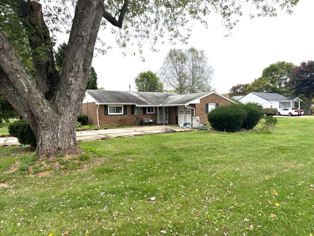 4481 Broadway Ave., Louisville, OH. 44641