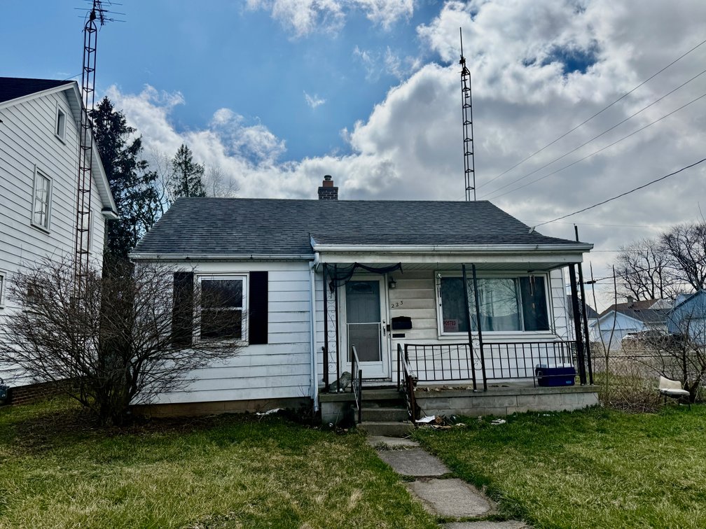 223 W. Capistrano Ave., Toledo, OH. 43612
