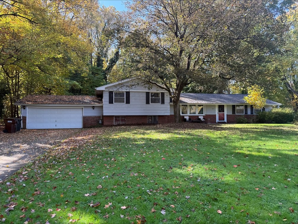8257 Cricket Ln., Northfield, OH. 44067