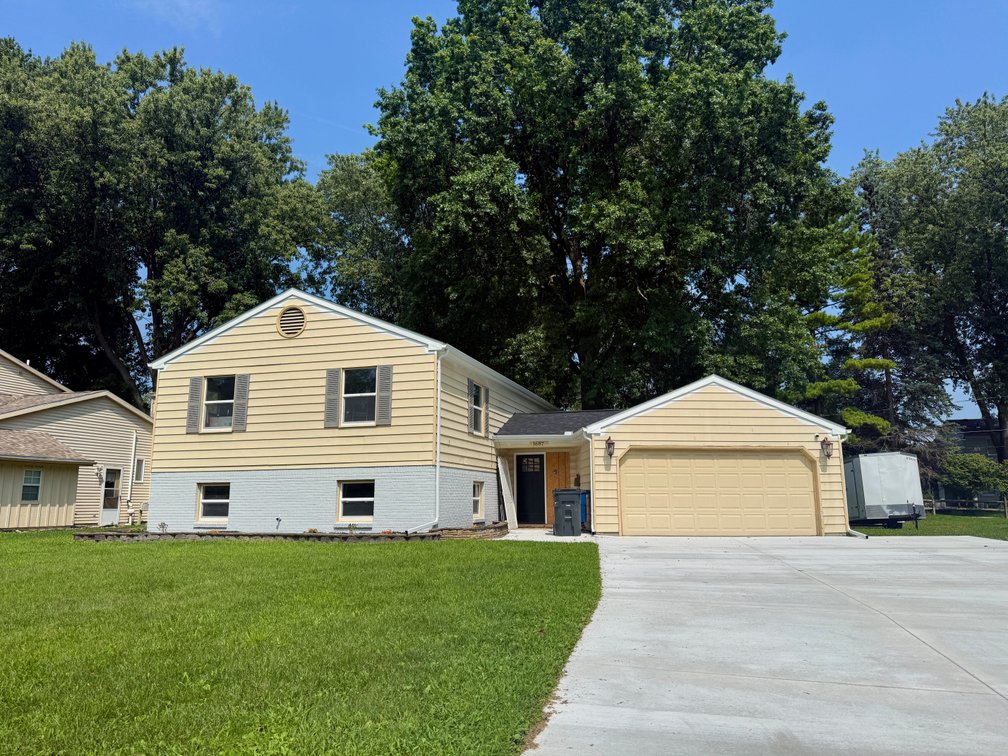 1687 Park Forest Dr., Toledo, OH. 43614