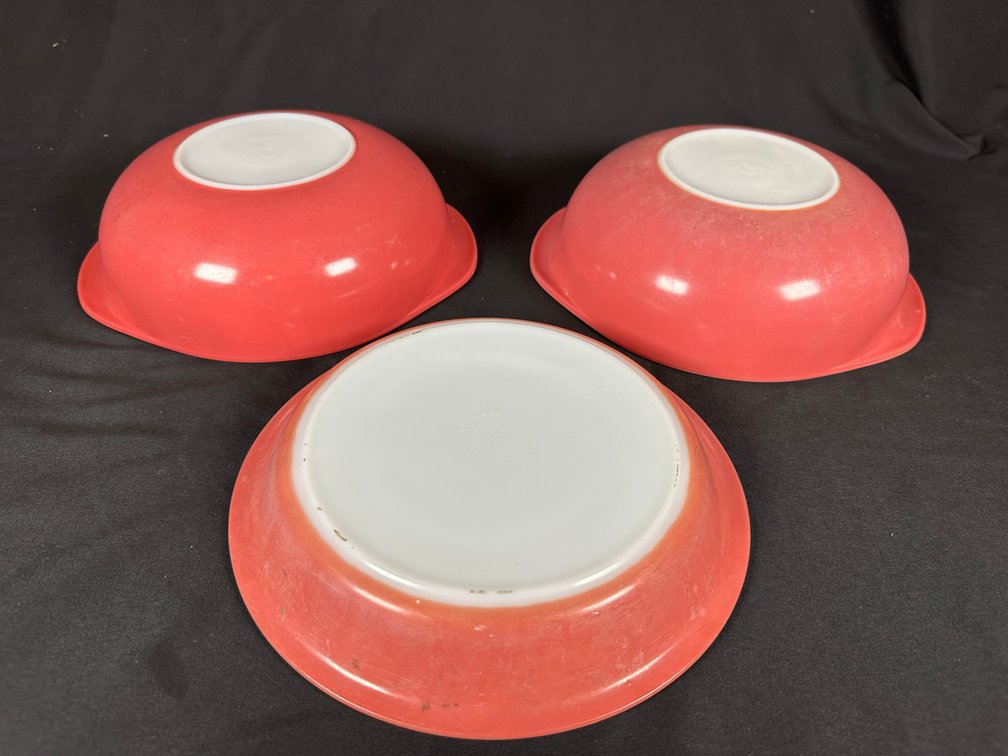 Pyrex Mixing Bowls (3)