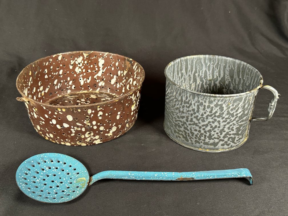 Vintage Enamelware (3)