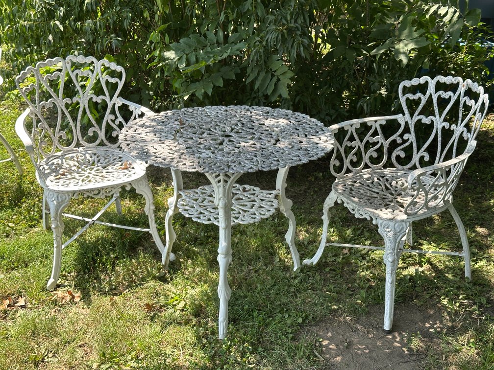 Cast Metal Patio Set (3)