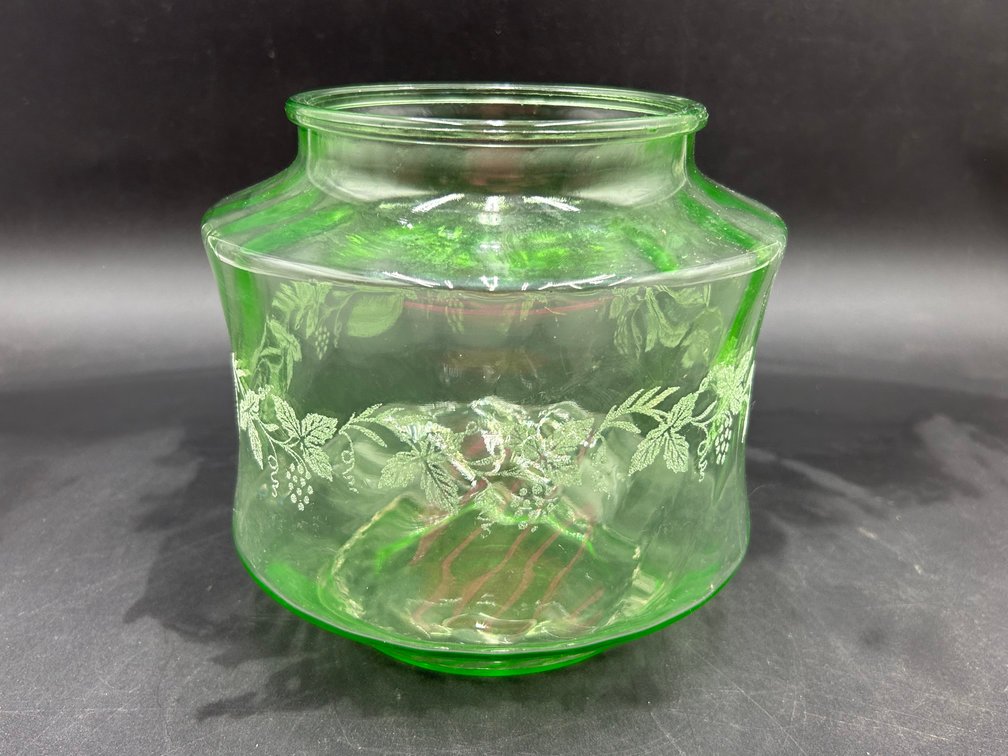 Uranium Canister with Grapevine Pattern