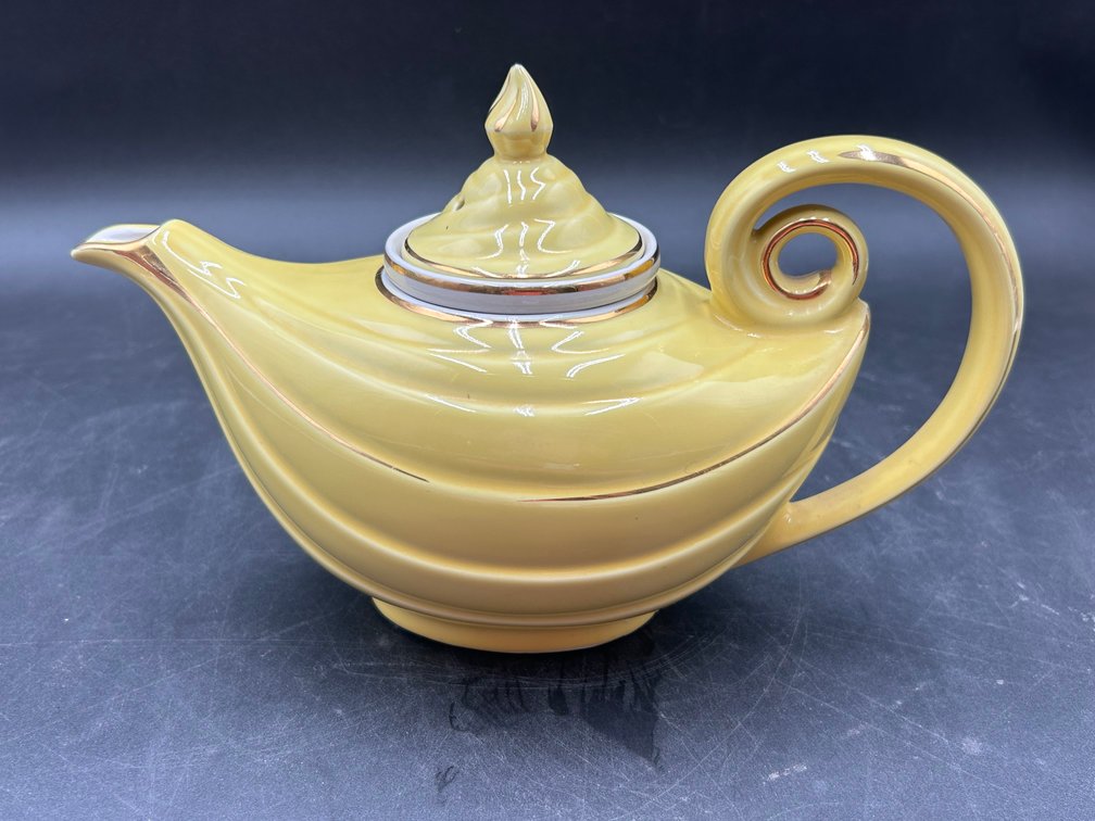 Hull Yellow Genie Teapot