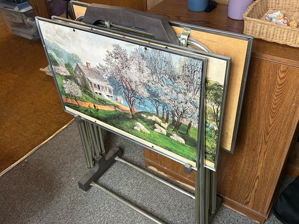 Currier & Ives TV Trays with Stand