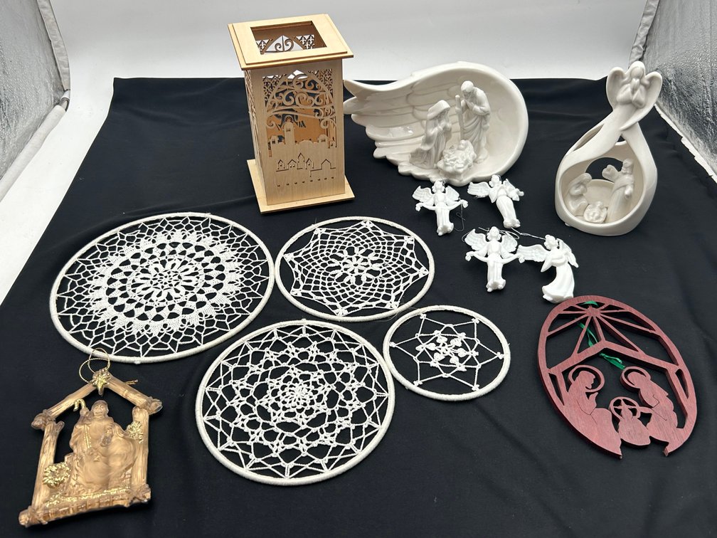 Holy Family Decorations with Crocheted Snowflakes