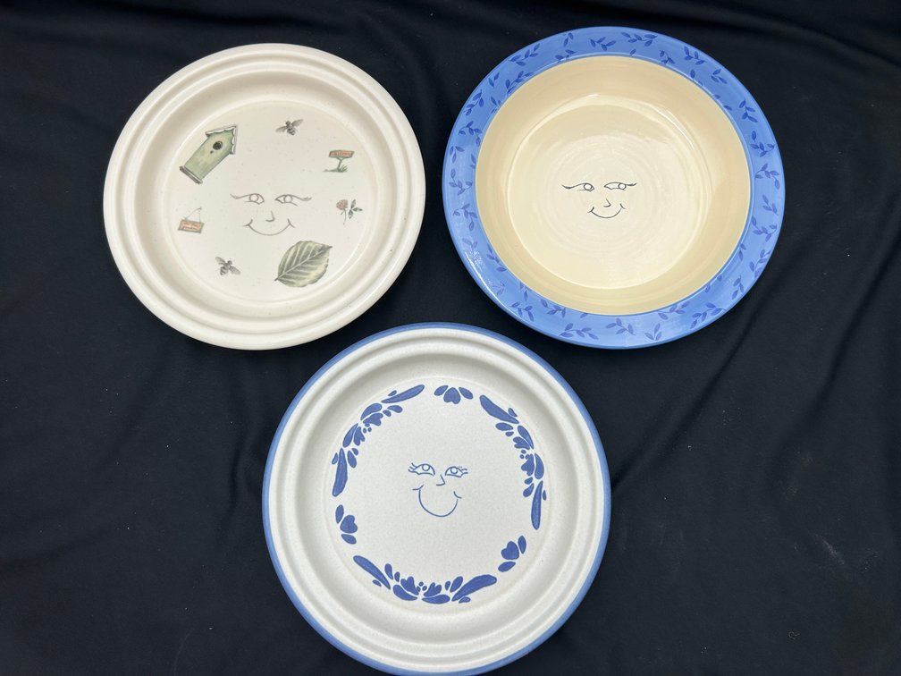 Pfaltzgraff Plates with Whimsical Happy Face Design (3)