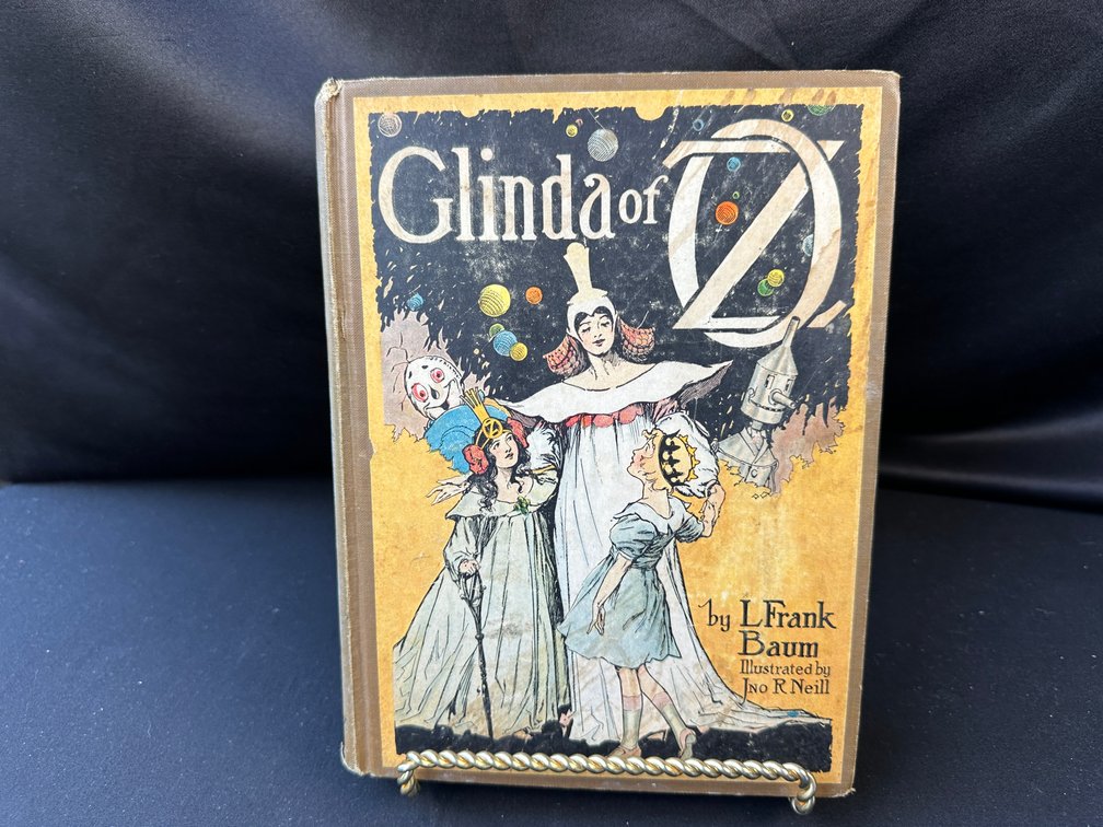 The Reilly & Lee Co. Glinda of Oz Hardcover Book by L. Frank Baum