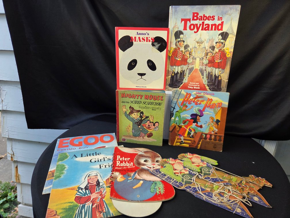 Children's Illustrated Books and Die-Cut Novelty Items