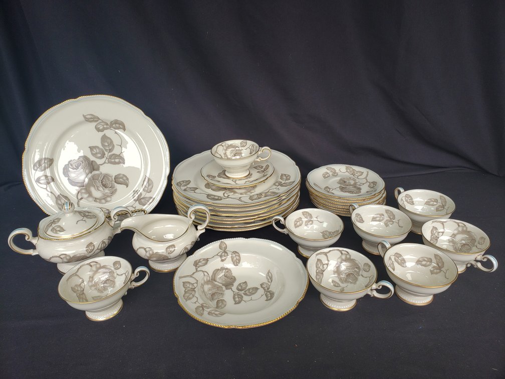 Castleton China Gloria Porcelain Dinner and Tea Service