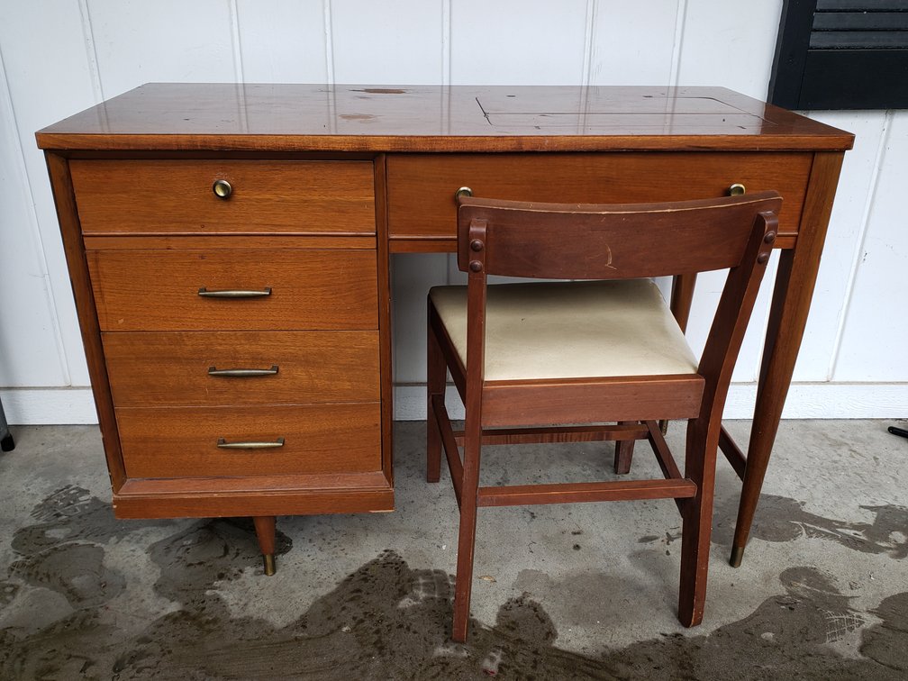 Singer Model 401A Sewing Machine