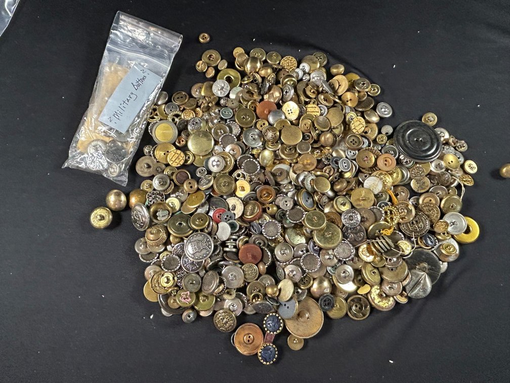 Metal Buttons