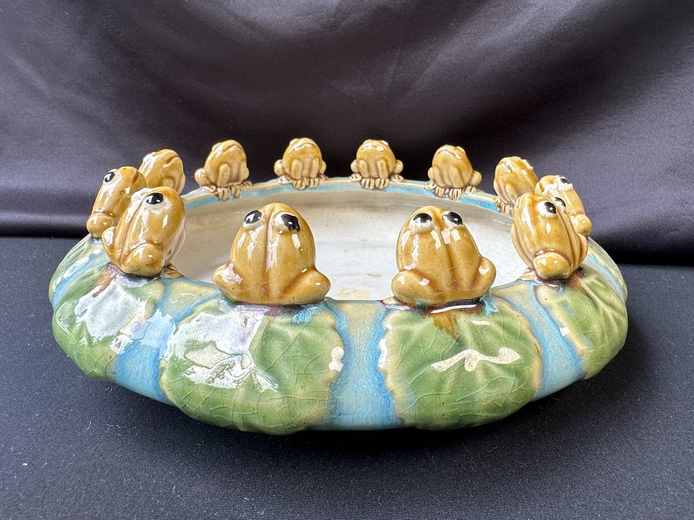 Glazed Ceramic Shallow Bowl with Sculpted Frog Rim