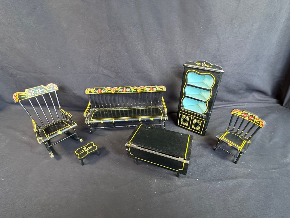 Garden Spot China Co. Pennsylvania Dutch Miniature Furniture Set