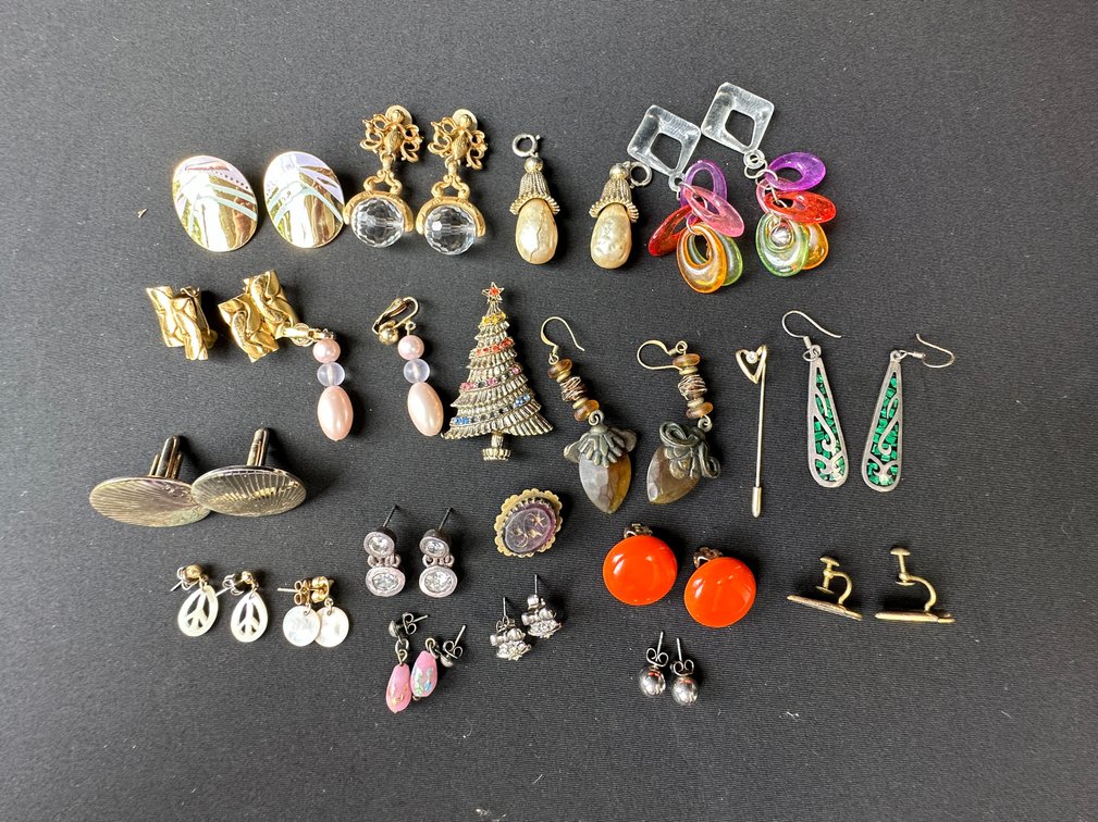 Costume Earrings, Brooch, Cufflinks, and Accessories