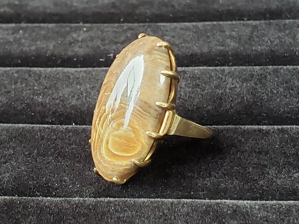 10K Yellow Gold Oval Banded Cabochon Ring