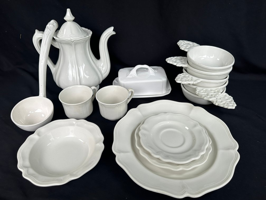 Red-Cliff Heirloom Ironstone Tableware Service