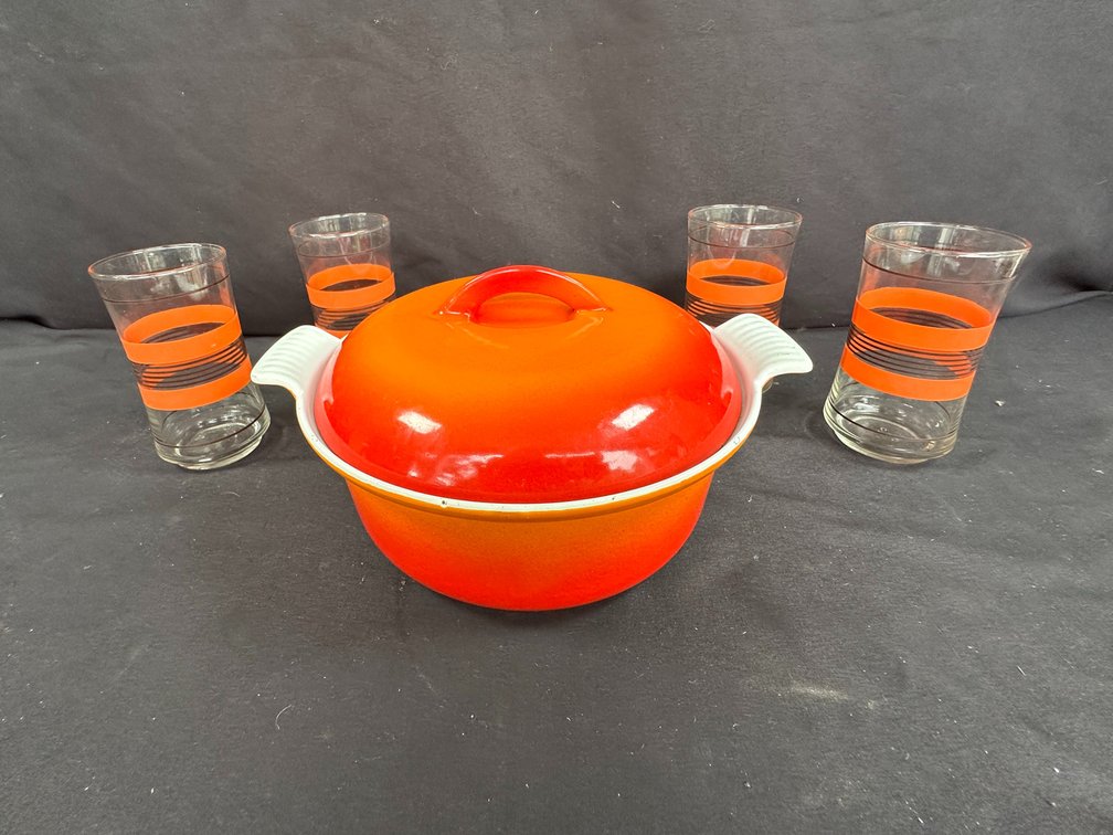 Enameled Cast Iron Casserole Dish and Drinking Glasses