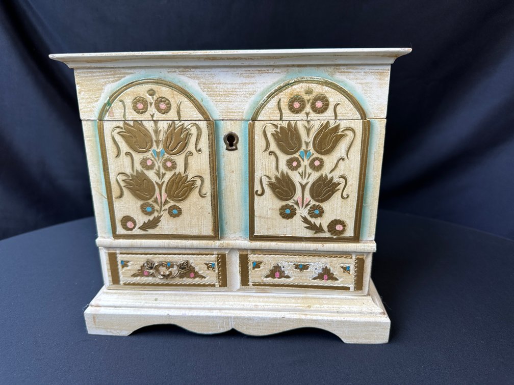 Royal Sealy Painted Wood Music Box Jewelry Chest