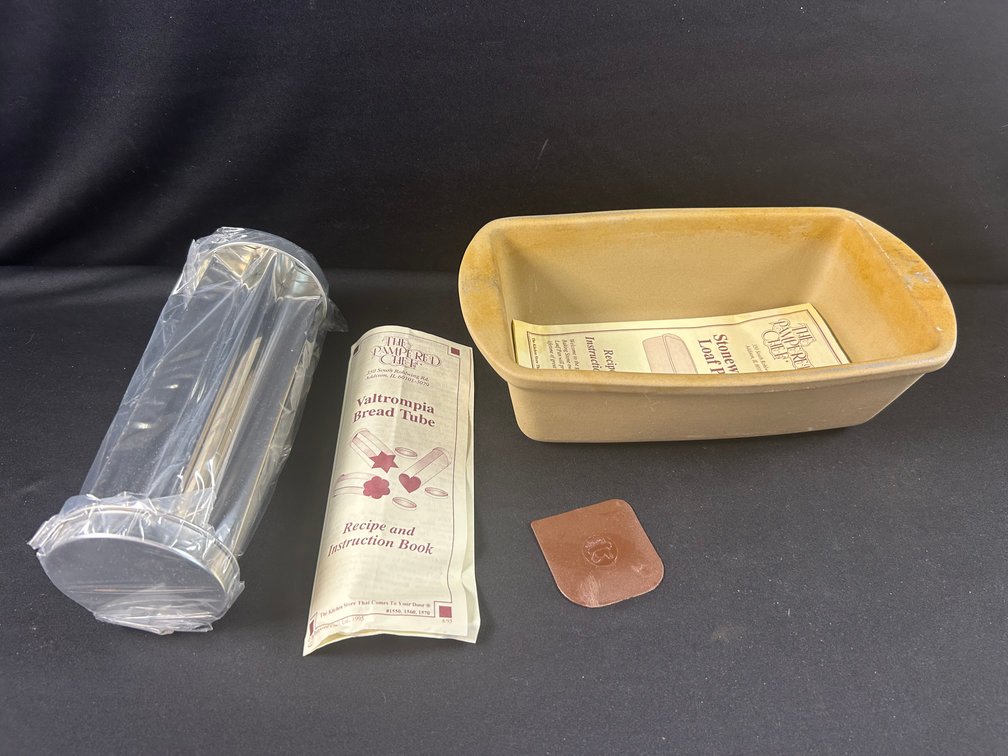 Pampered Chef Loaf Pan & Bread Tube/Star