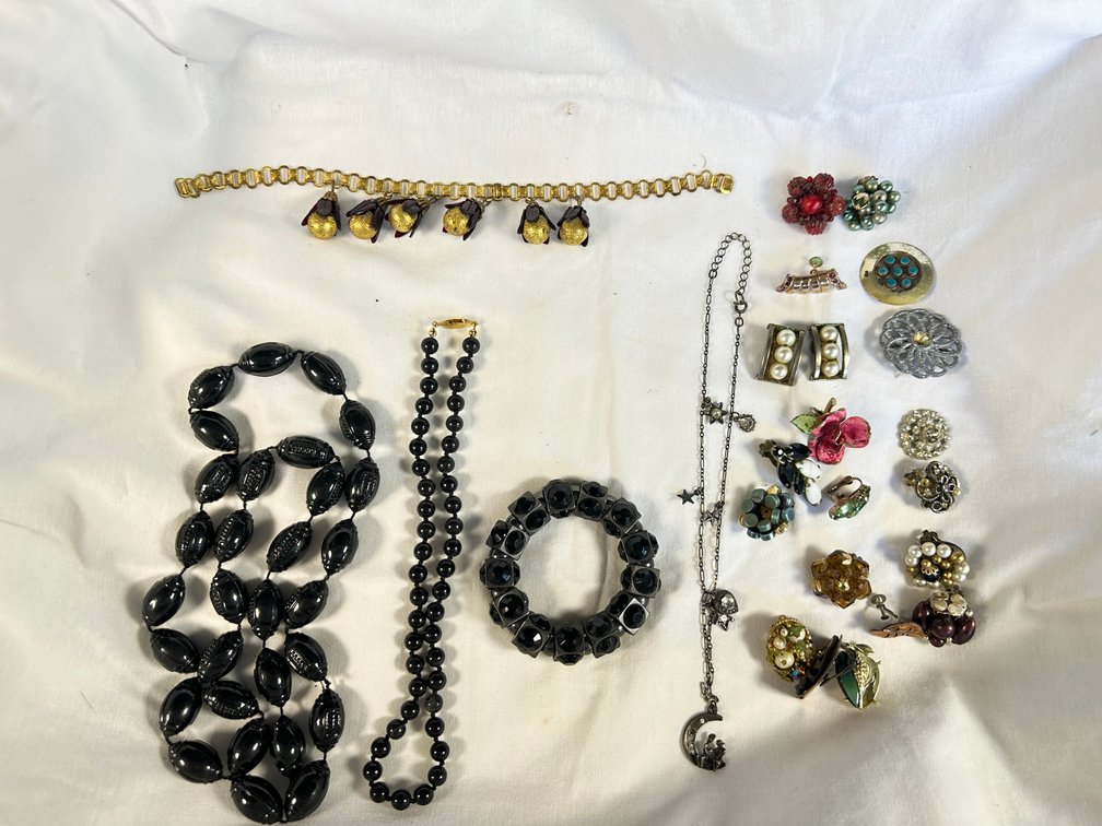 Costume Jewelry Necklaces, Bracelets, Brooches, and Earrings