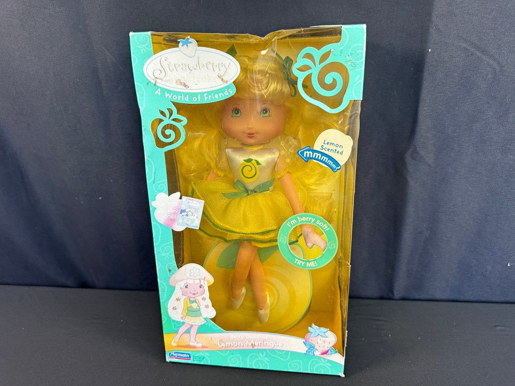 Playmates Strawberry Shortcake Berry Beautiful Lemon Meringue Doll