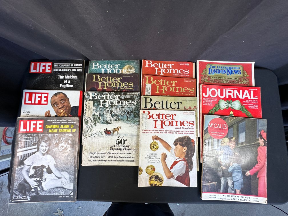 News, Home, and Holiday Magazines and Periodicals