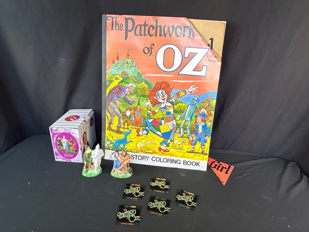 The Wizard of Oz Pins, Shakers, and Coloring Book