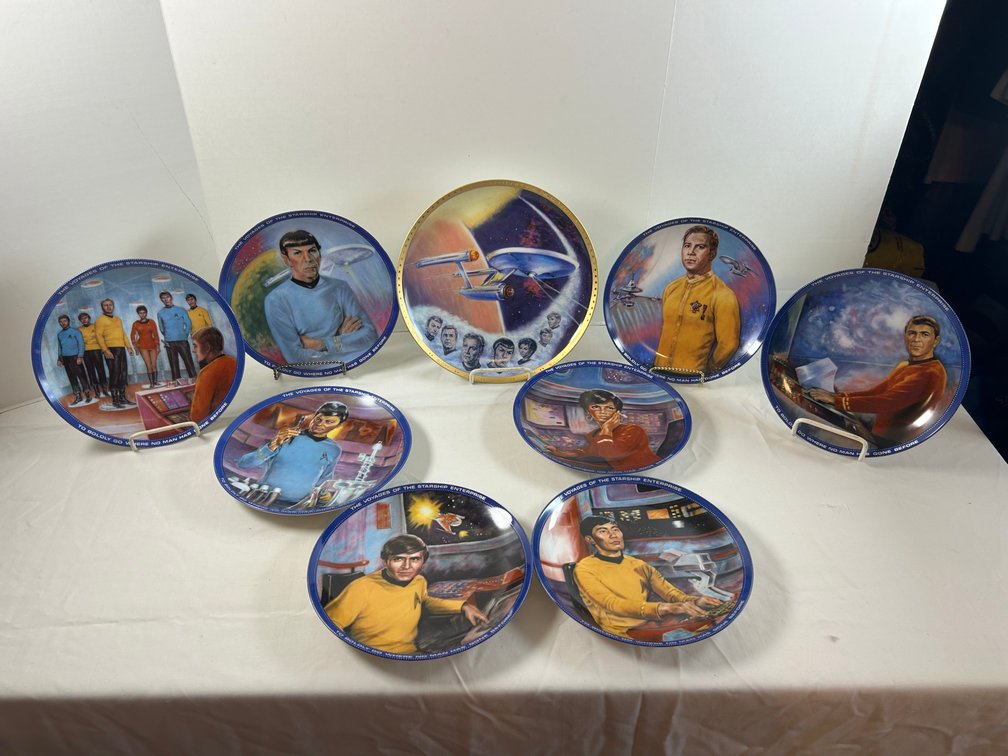 Star Trek Plates (9)