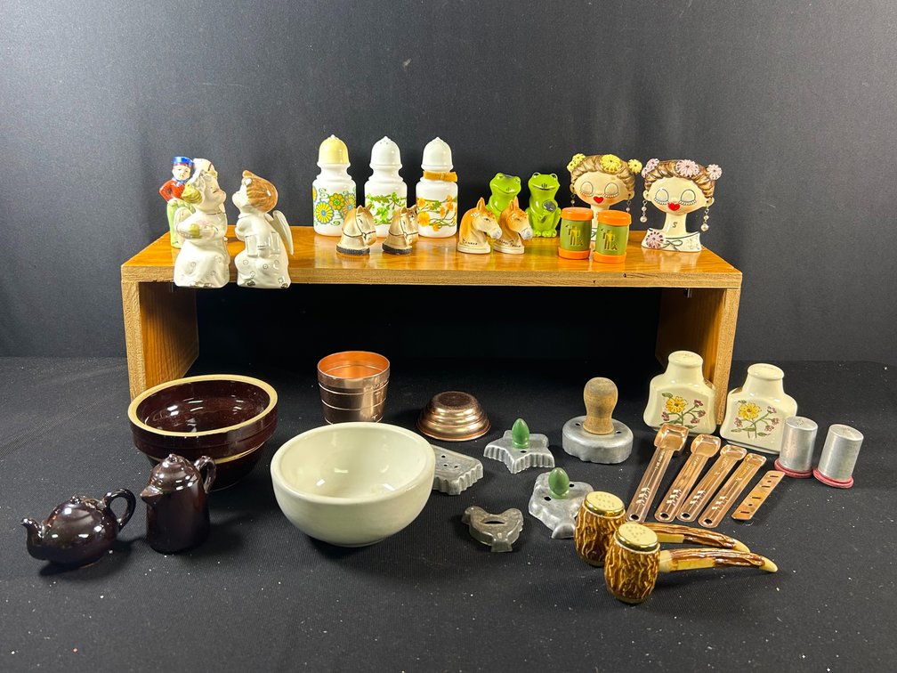 Vintage Kitchen Items with Salt and Pepper
