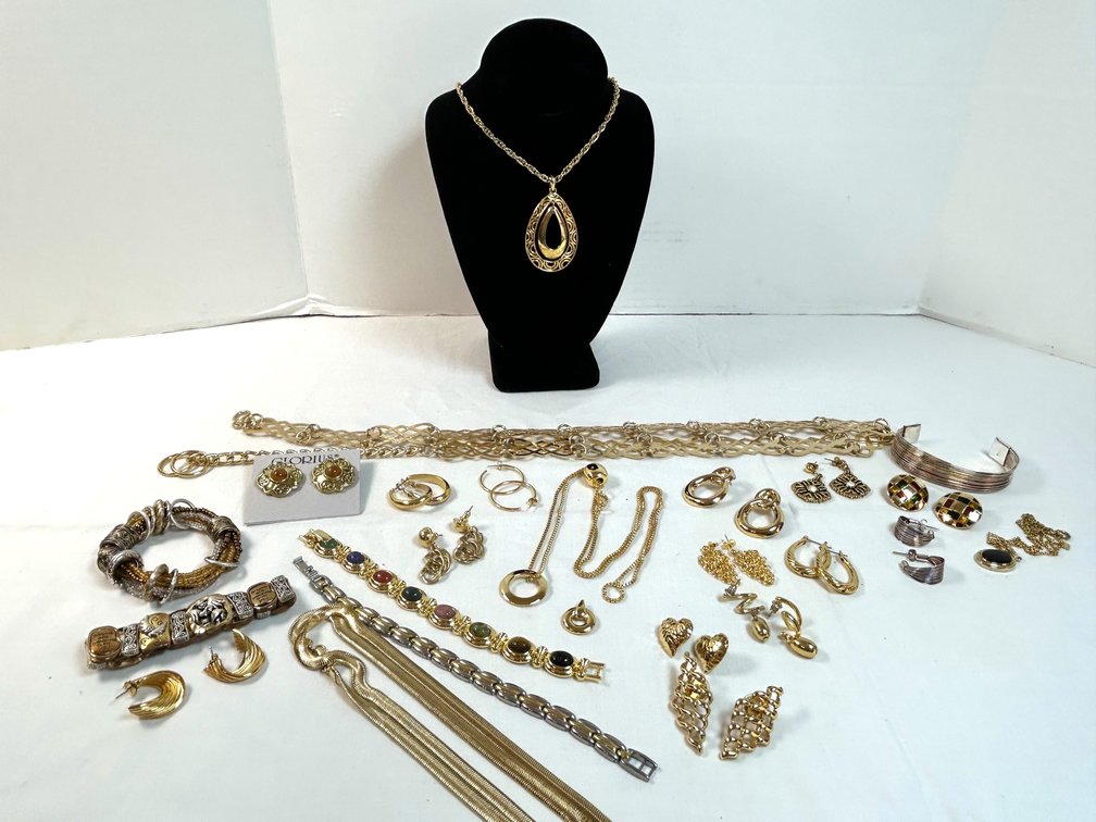 Variety of Goldtone