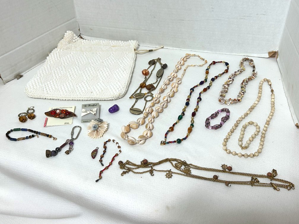 Vintage Beaded Purse with Shells and Beads