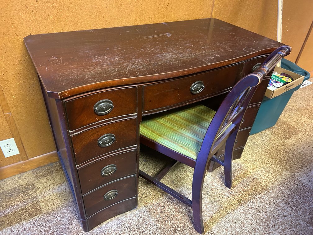Kneehole Desk
