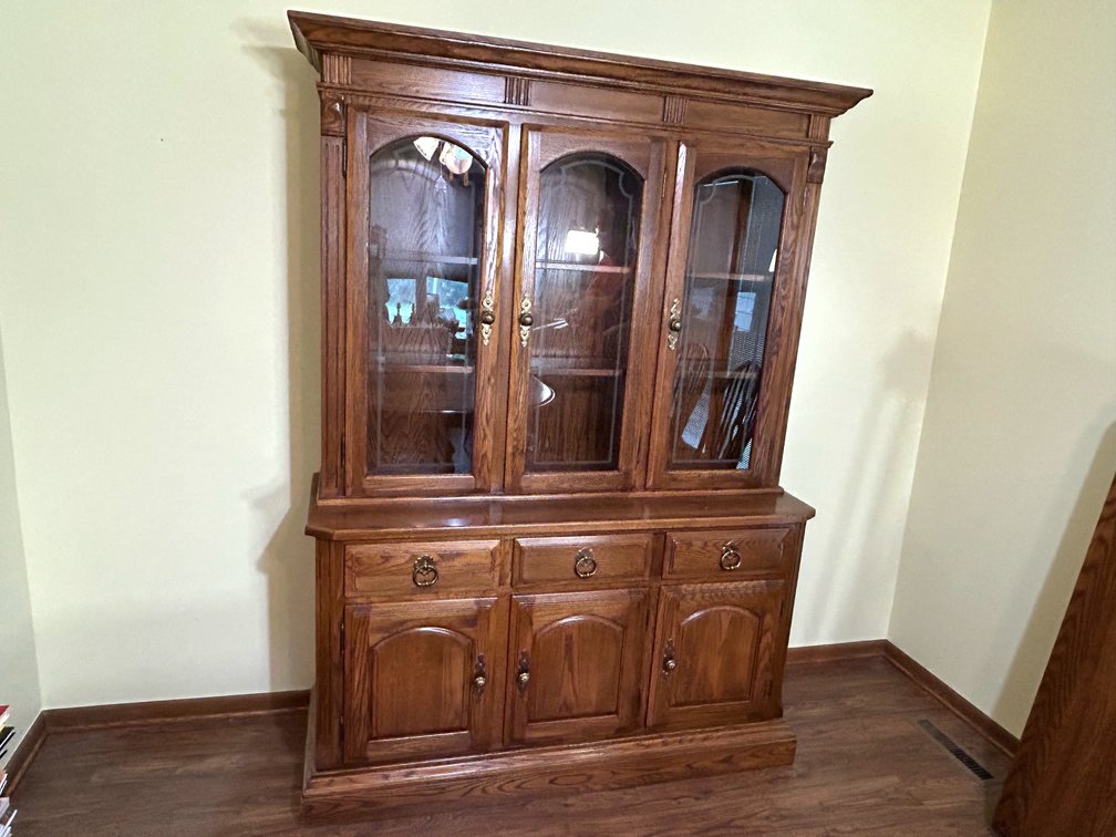 Oakhill Lighted Oak Hutch