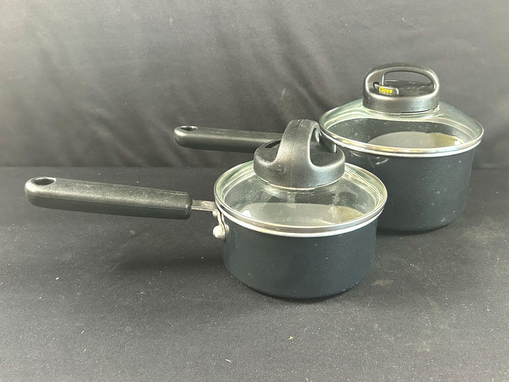 Cook's Esstials Pots