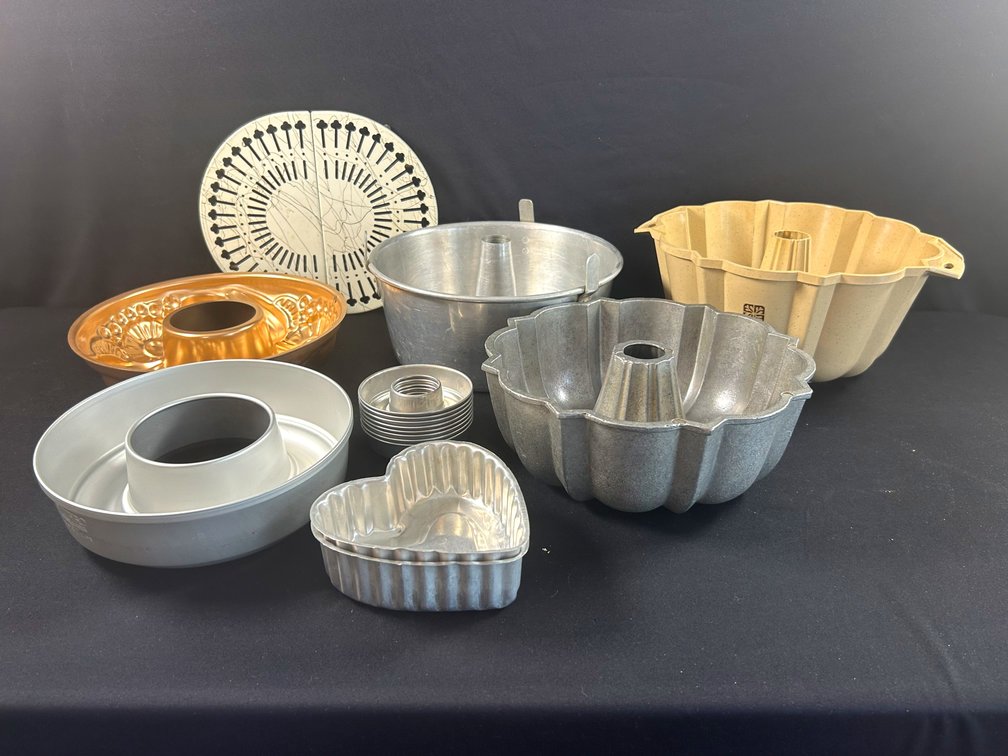 Bundt, Angel Food, & Jell-O Pans